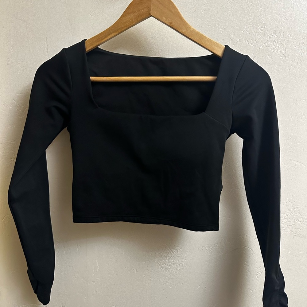Hollister Black Long Sleeve Crop Top - Picture 3 of 4